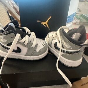 Baby Jordan Air Jordan 1 Gray/Black 3C